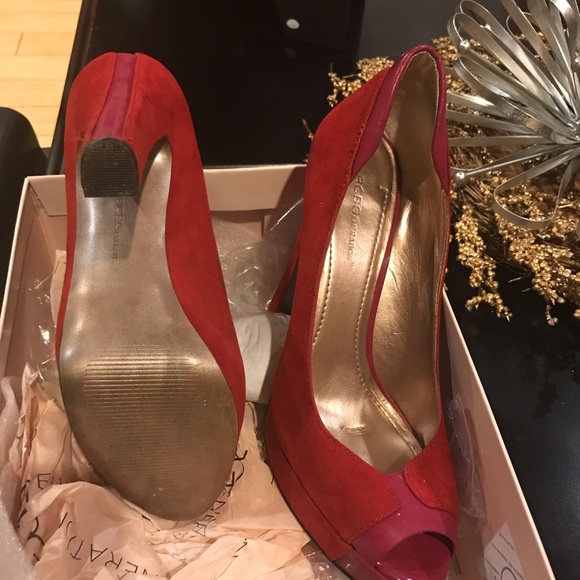 BCBG 4-5 inch heels - Picture 3 of 3